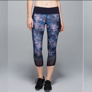Lululemon If You're Lucky Crop in Moody Mirage, sz 8